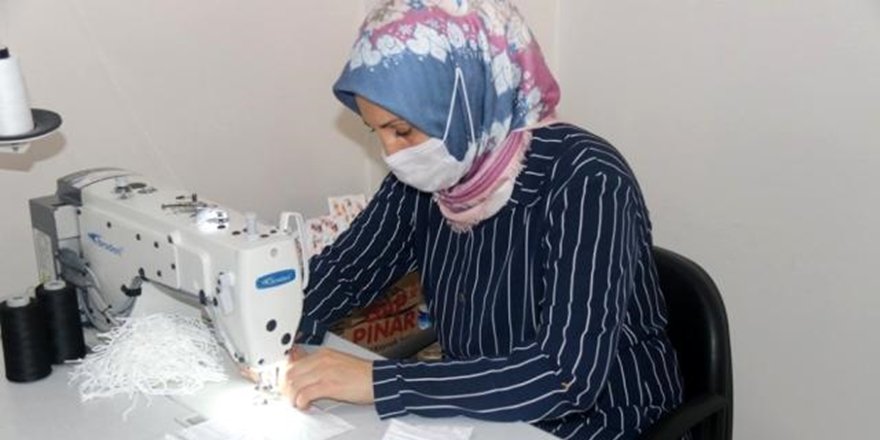 Gönüllü 15 Usta Öğretici Kadın Günlük 7 Bin Maske Üretiyor