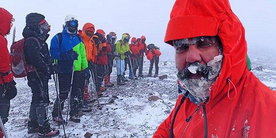 Süphan Dağı'na Zirve Tırmanışında Tipiye Yakalanan Dağcılar, Buz Adama Döndü