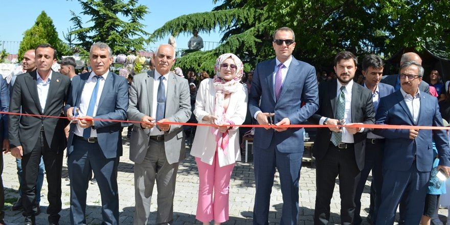Adilcevaz'da El Sanatları Sergisi Açıldı