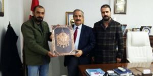 Osmanlı Ocakları Ahlat Şubesinden Başkan Gürsoy’a Plaket