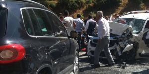 Bitlis'te İki Araç Kafa Kafaya Çarpıştı; 1 Ölü 5 Yaralı